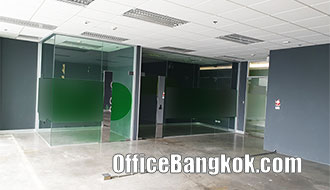 Office for Rent with Partly Furnished 110 Sqm Close to Phrom Phong BTS Station