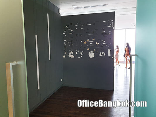 Rent Office with Partly Furnished 100 Sqm Close to Phrom Phong BTS Station