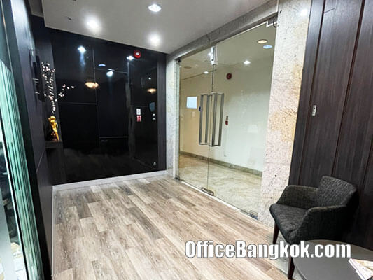 Rent Small Office with Partly Furnished 90 Sqm close to Asoke BTS Station