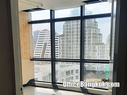 Rent Office with Partly Furnished 185 Sqm on Surawong Area