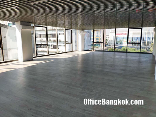 Nice Tower - Office Space for Rent on Ratchadapisek Area nearby Sutthisan MRT Station