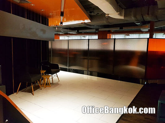 Rent Office with Partly Furnished on Asoke near Phetchaburi MRT Station