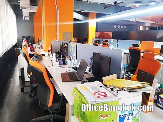 Rent Office with Partly Furnished on Asoke near Phetchaburi MRT Station