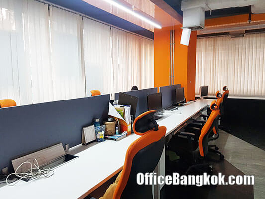 Rent Office with Partly Furnished on Asoke near Phetchaburi MRT Station