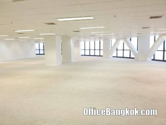 Big Office Space for rent on Sathorn near Surasak BTS Station