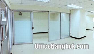 Office Space for Rent on Sukhumvit with Partly Furnished close to Nana BTS Station