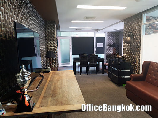 Best Partly Furnished Office Chidlom BTS Station