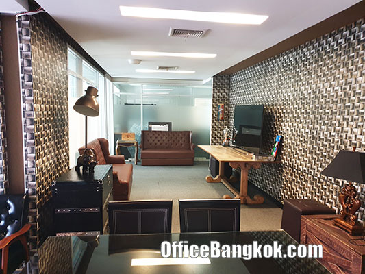 Best Partly Furnished Office Chidlom BTS Station