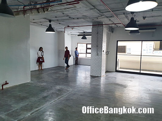 เช่าออฟฟิศตกแต่งแล้วบางส่วนติดรถไฟฟ้า BTS สถานีชิดลม