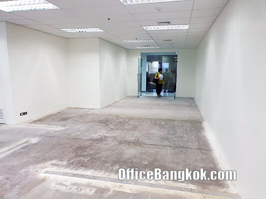 Rent Partly Furnished Office on Phahonyothin Road near Ha Yaek Lat Phrao BTS Station