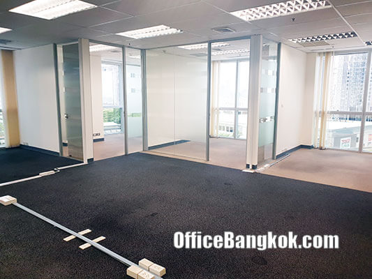 Rent Office Space with Partly Furnished on Phahonyothin Road near Ha Yaek Lat Phrao BTS Station