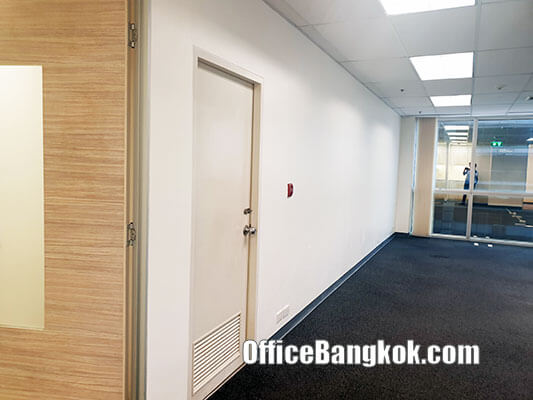 Rent Office Space with Partly Furnished on Phahonyothin Road near Ha Yaek Lat Phrao BTS Station