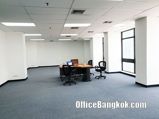 Office for Rent on Silom with Partly Furnished close to Sala Daeng BTS Station