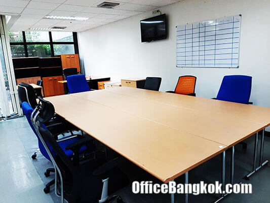 Rent Fully Furnished Office Space on Silom close to Saladaeng BTS Station