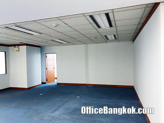 Office for Rent with Partly Furnished on Sukhumvit Road close to BTS Station