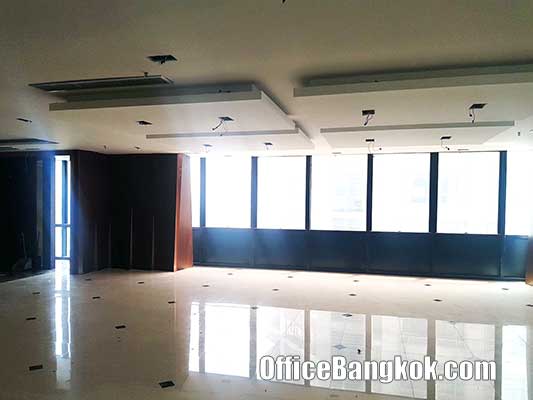 Rent Office with Partly Furnished close to BTS Asoke