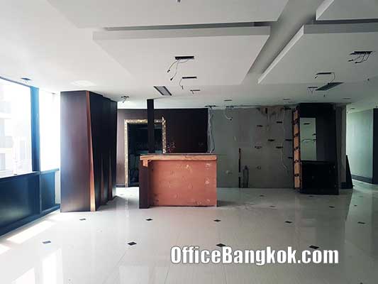 Rent Office with Partly Furnished close to BTS Asoke