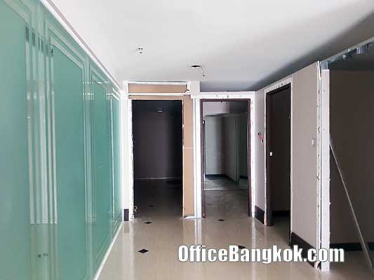 Rent Office with Partly Furnished close to BTS Asoke