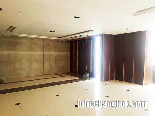 Rent Office with Partly Furnished close to BTS Asoke