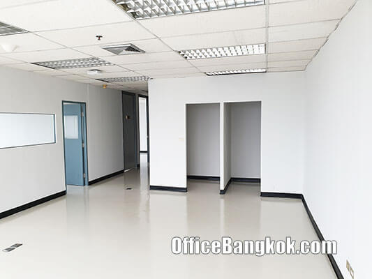 Office Space for Rent with Partly Furnished near Ekamai BTS Station