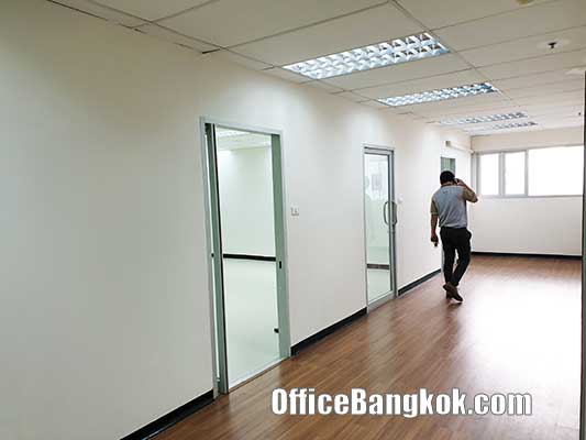 Partly Furnished Office Space for Rent near BTS Asoke Station