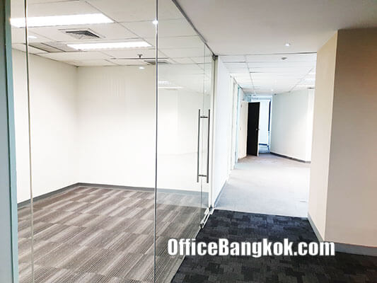 Rent Office Space on Sukhumvit close to Asoke BTS Station