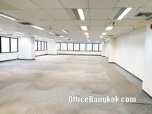 Rent Office Space on Sukhumvit close to Asoke BTS Station