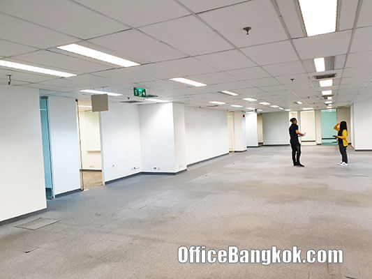 Rent Office Space on Sukhumvit close to Asoke BTS Station