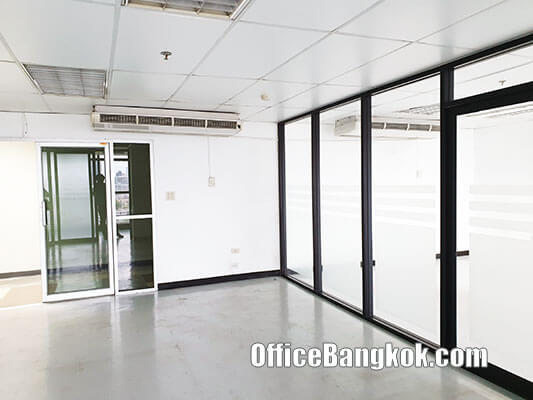 Rent Partly Furnished Office 80 Square Metre near Ekamai BTS Station 