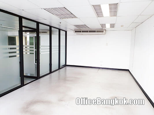 Rent Partly Furnished Office 80 Square Metre near Ekamai BTS Station 