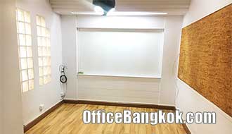 Cheap and Small Office Space for Rent near BTS Asoke