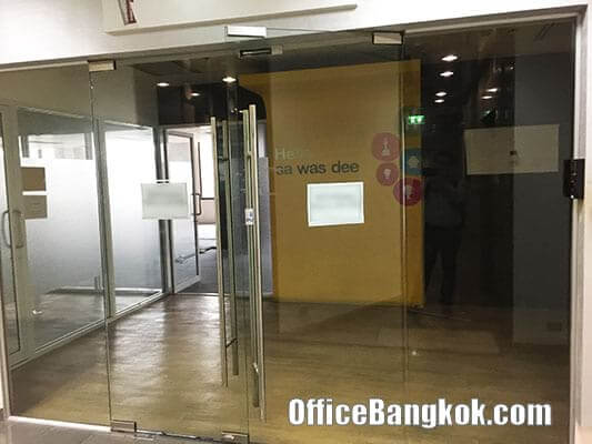 ออฟฟิศให้เช่าตกแต่งแล้ว บนถนนพระราม 4 ใกล้รถไฟฟ้า BTS สถานีศาลาแดง และรถไฟฟ้า MRT สถานีสีลม