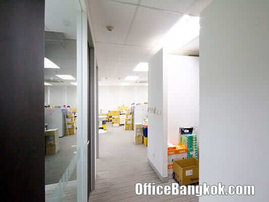 Rent Furnished Office Space on Phloen Chit Area near Phloen Chit BTS Station