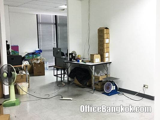 Rent Office at Sinn Sathorn Tower on Krung Thonburi Road close to Krung Thonburi BTS station