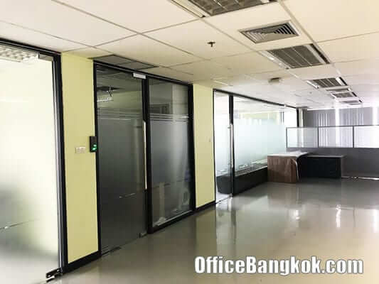 พื้นที่สำนักงานให้เช่าตกแต่งพร้อมอยู่ ใกล้ BTS สถานีสุรศักดิ์ ยูนิต B