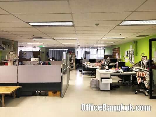 พื้นที่สำนักงานให้เช่าตกแต่งพร้อมอยู่ ใกล้ BTS สถานีสุรศักดิ์ ยูนิต B
