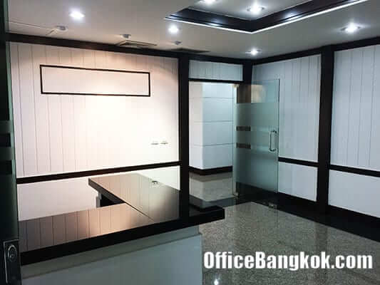 Partly Furnished Office Space for Rent with meeting room and Executive room on Ekamai nearby BTS Ekamai Station