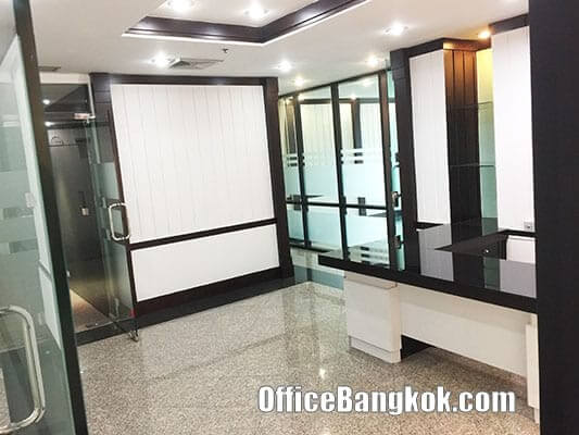 Partly Furnished Office Space for Rent with meeting room and Executive room on Ekamai nearby BTS Ekamai Station