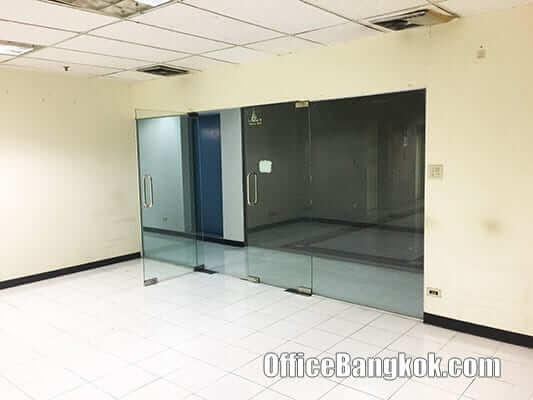 เช่าพื้นที่สำนักงานราคาถูก บนถนนสีลม ติดรถไฟฟ้า BTS สถานีช่องนนทรี 