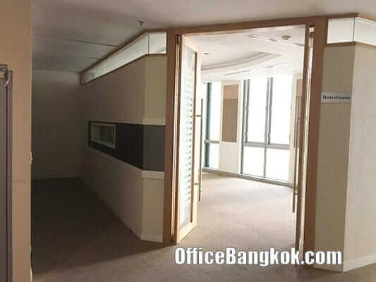 Rent Office with Partly Furnished on Chidlom Area close to Chidlom BTS Station