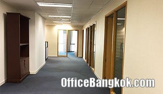 Rent Office with Partly Furnished on Chidlom Area close to Chidlom BTS Station