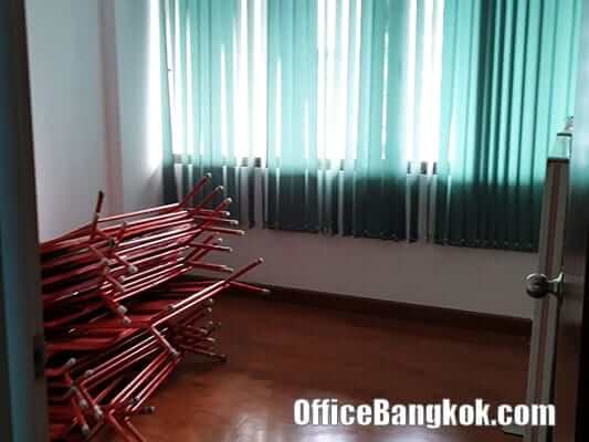 Office Space for Rent close to Huai Khwang MRT Station