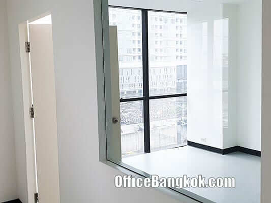 Rent Office Ratchada near Huai Khwang MRT Station