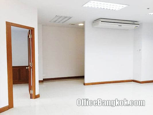 Small Office Space for Rent with Partly Furnished on Asoke Area near Phetchaburi MRT Station
