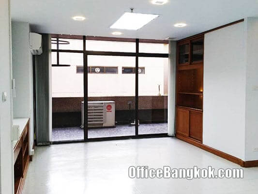 Small Office Space for Rent with Partly Furnished on Asoke Area near Phetchaburi MRT Station