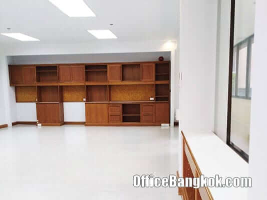 Small Office Space for Rent with Partly Furnished on Asoke Area near Phetchaburi MRT Station