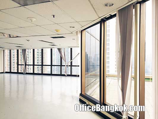 Office Space for Rent on Asoke Near Phetchaburi MRT Station 270 Sqm