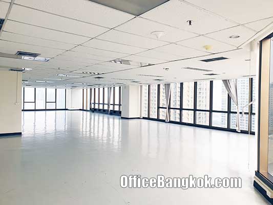 Office Space for Rent on Asoke Near Phetchaburi MRT Station 270 Sqm