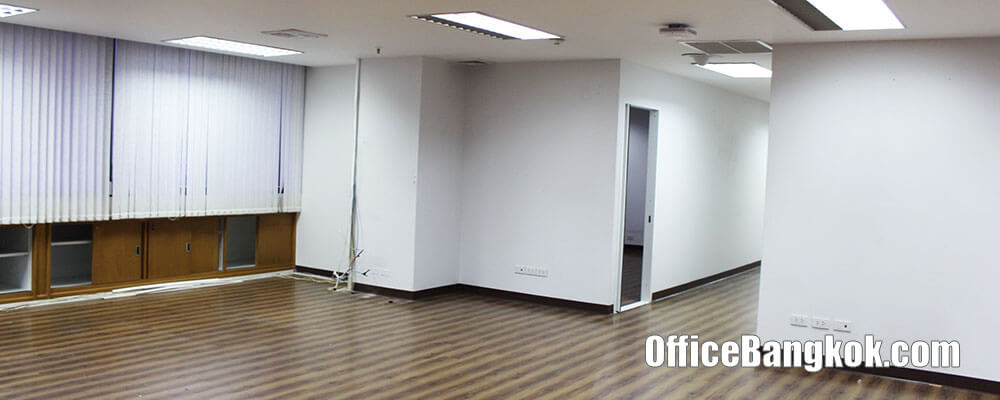 Rent Furnished Office near Phetchaburi MRT Station