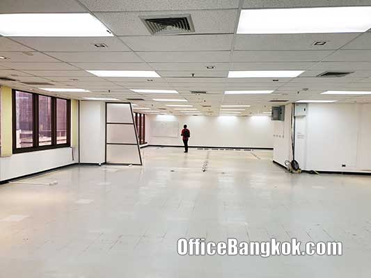 Rent Office on Asoke near Phetchaburi MRT Station